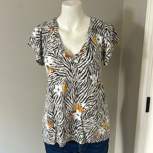 Anthropologie TLa The Lars Classic VNeck Tee Top Floral Tiger Shirt Sz XS